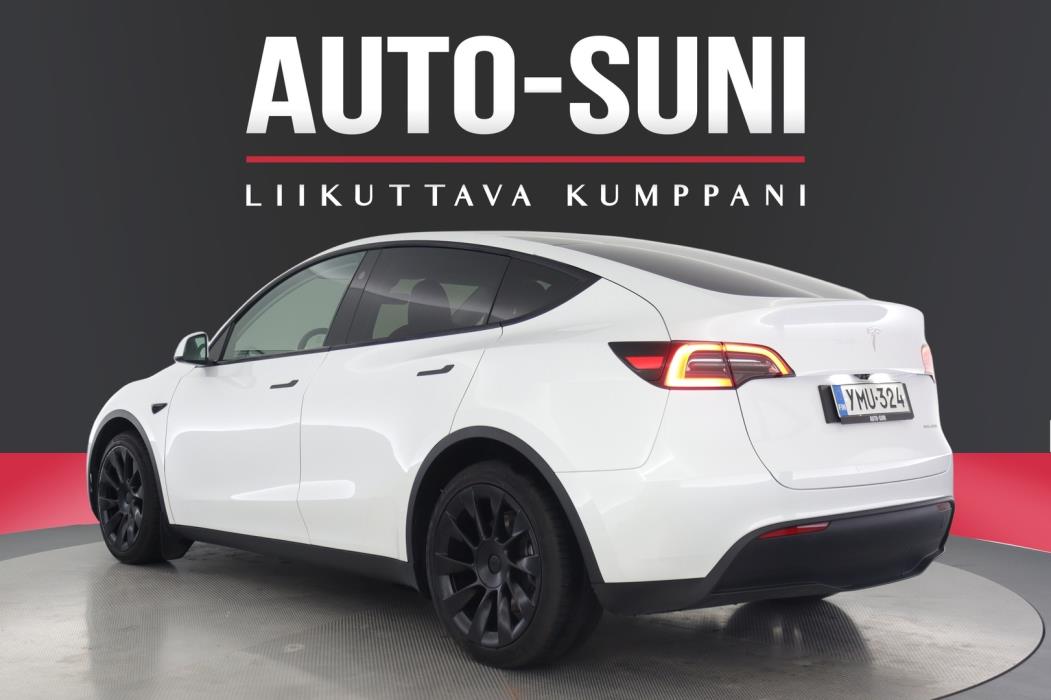 TESLA Model Y 2025
