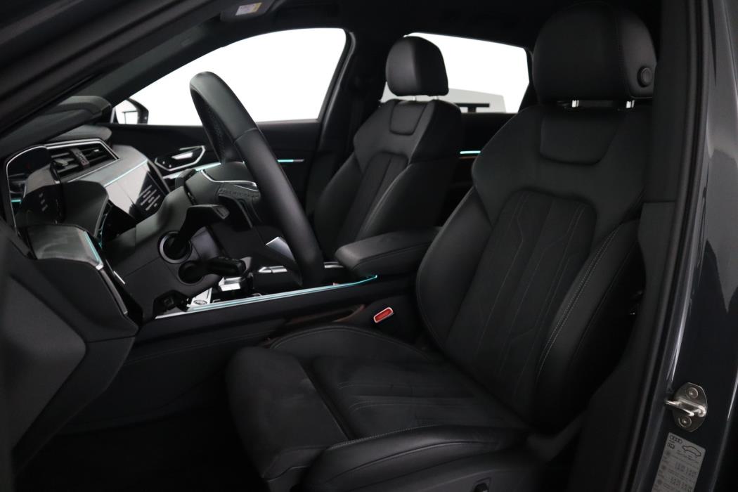 AUDI Q8 e-tron 2024