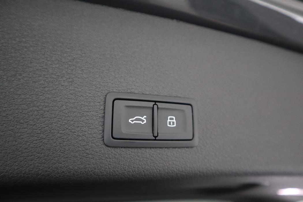 AUDI Q8 e-tron 2024