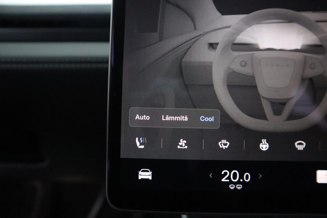 TESLA Model Y 2025
