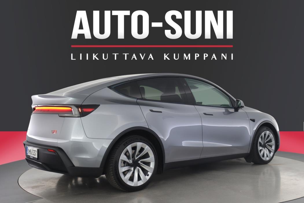 TESLA Model Y 2025