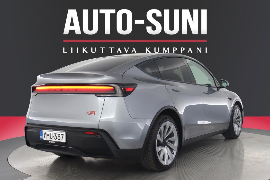 TESLA Model Y 2025