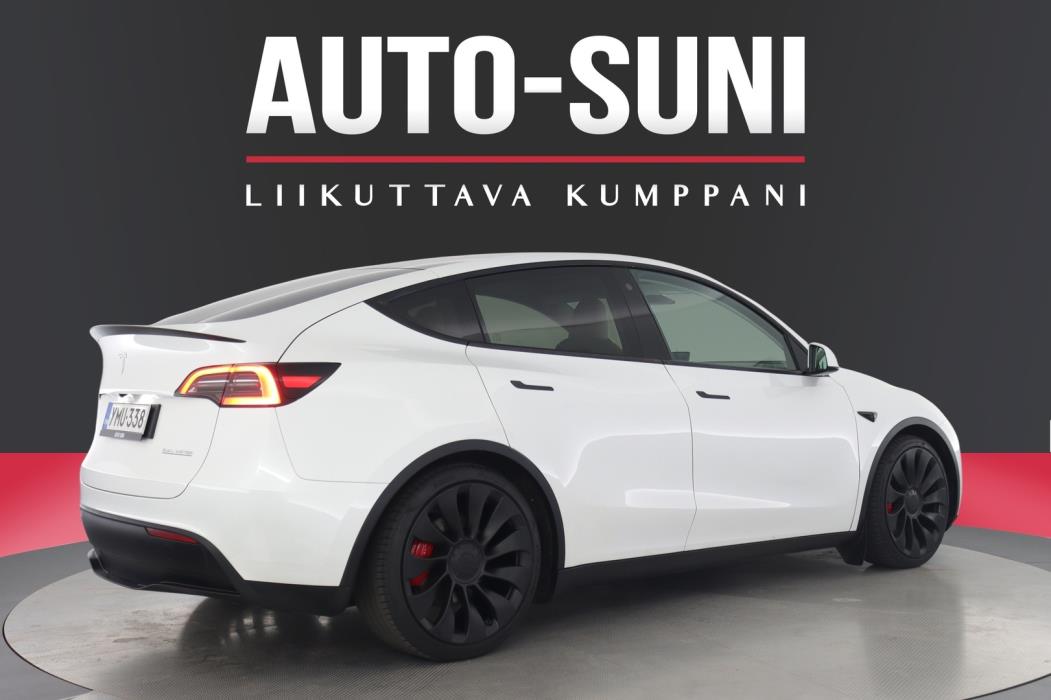 TESLA Model Y 2024