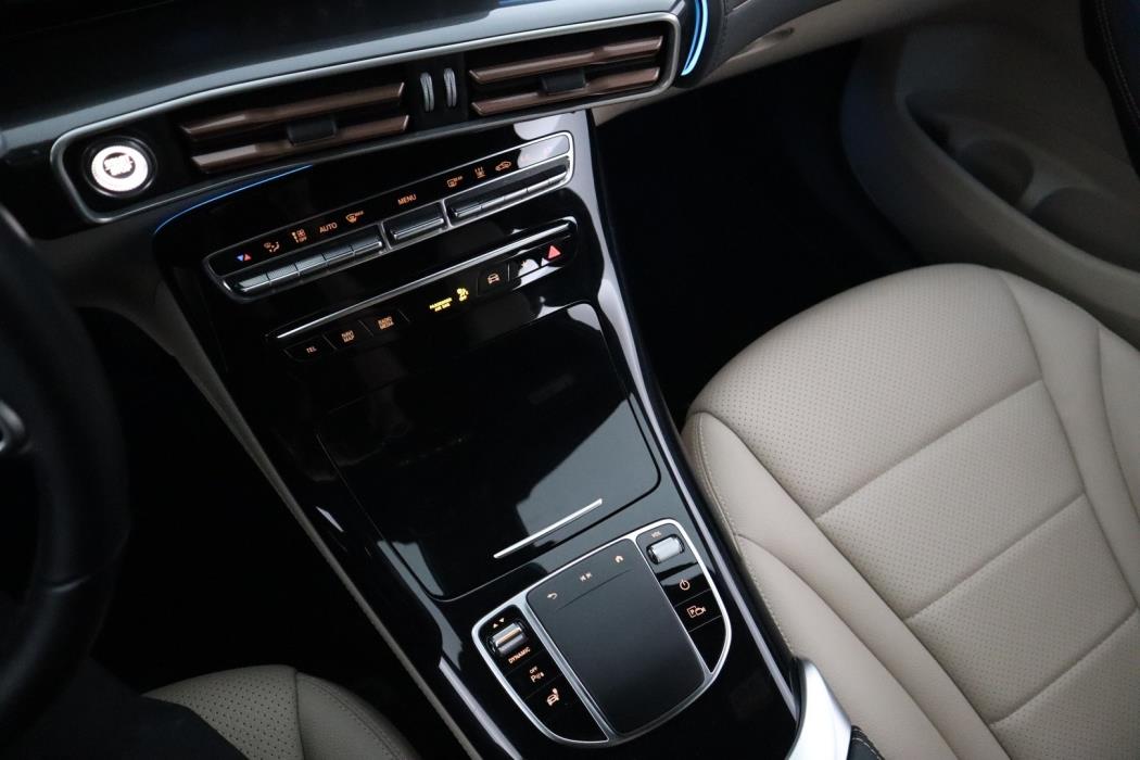 MERCEDES-BENZ EQC 2021