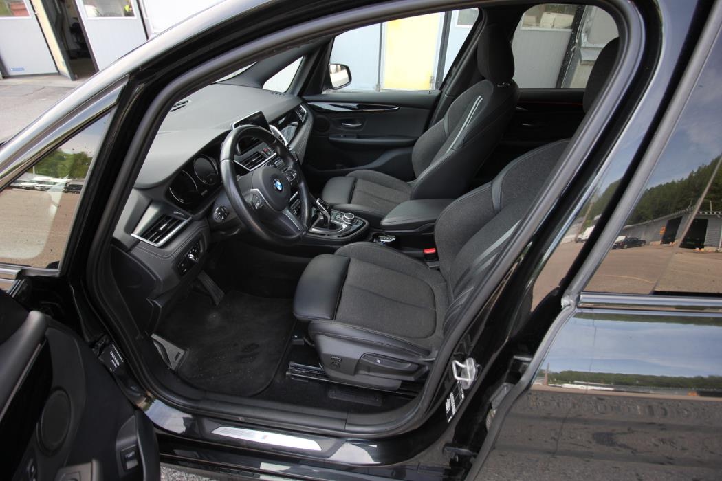 BMW 218 2023