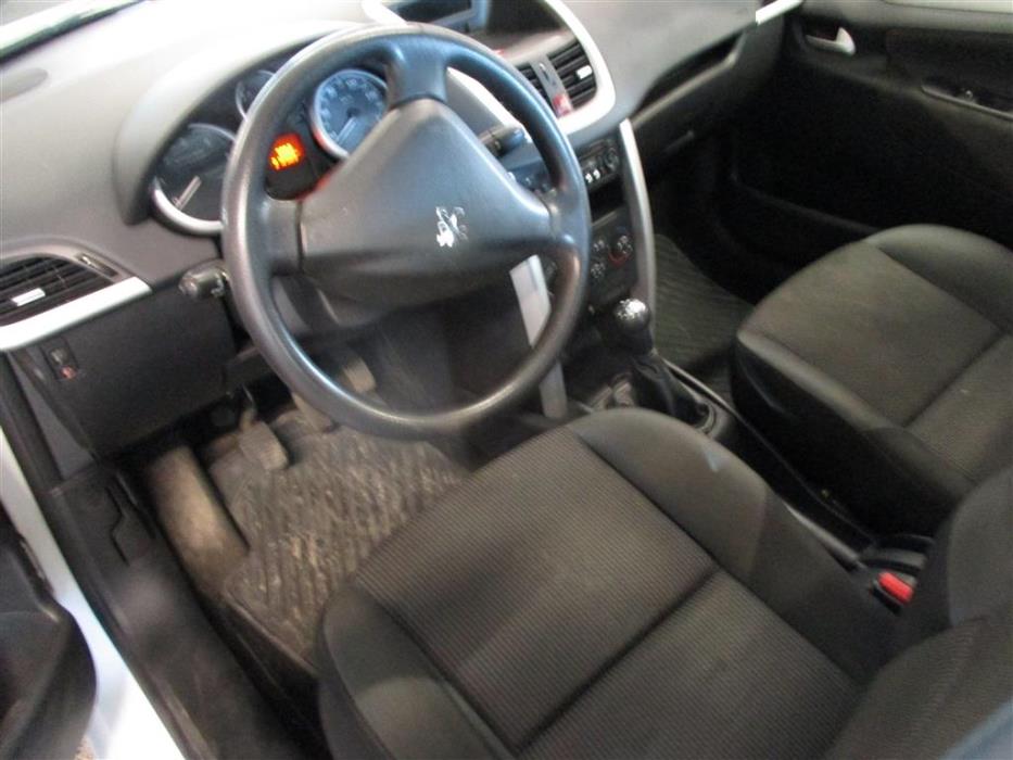 Peugeot 207 2012
