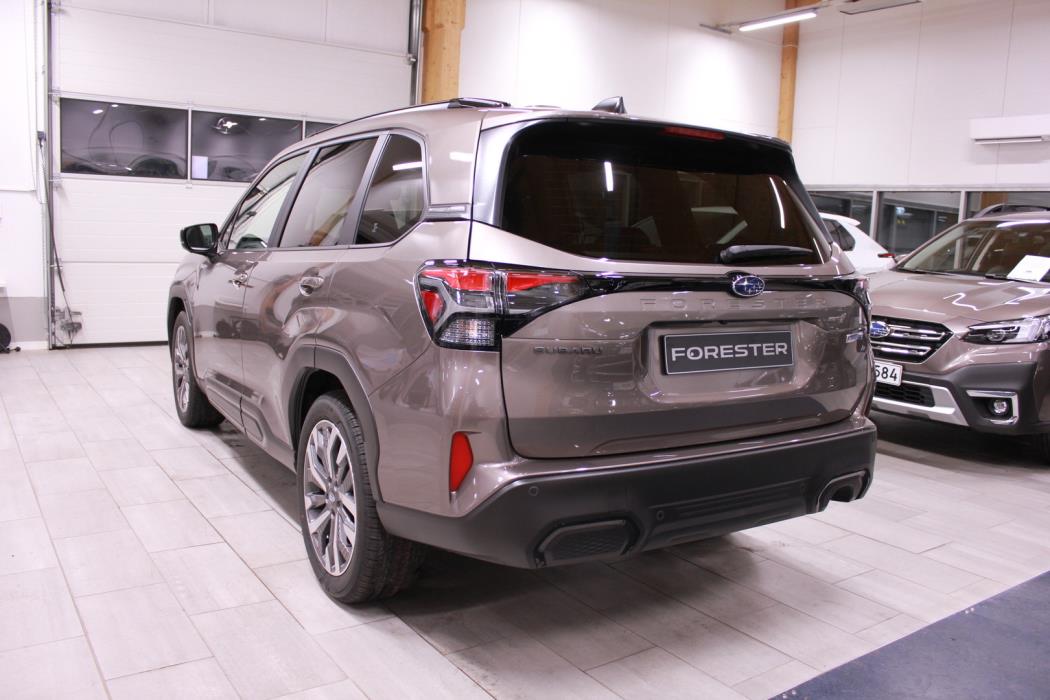 SUBARU Forester 2025