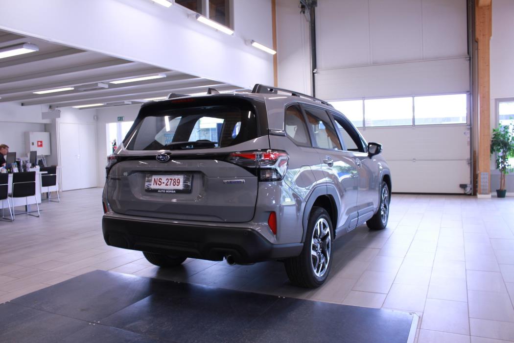 SUBARU FORESTER 2025