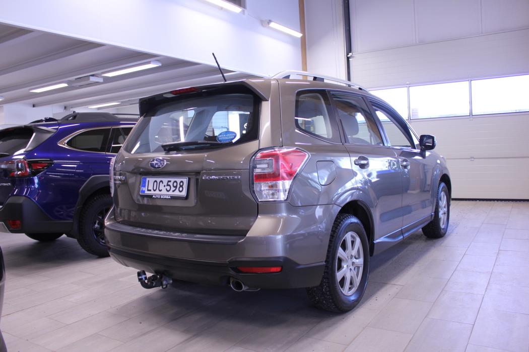 SUBARU Forester 2017