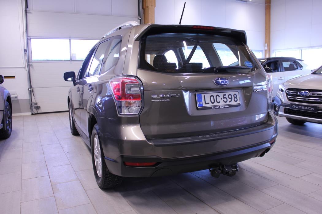 SUBARU Forester 2017