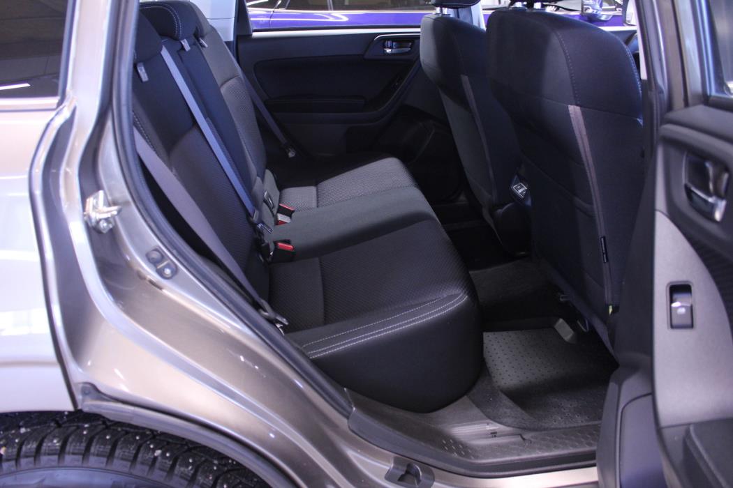 SUBARU Forester 2017