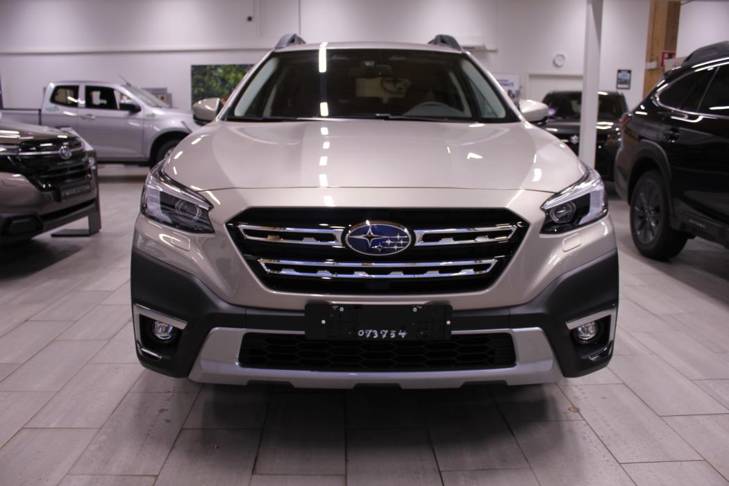 SUBARU Outback 2025