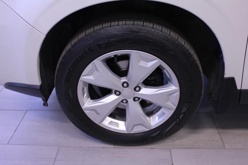 SUBARU Forester 2015