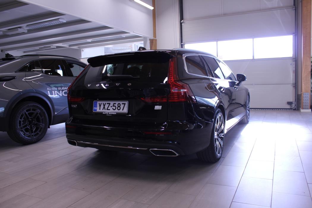 VOLVO V60 2022