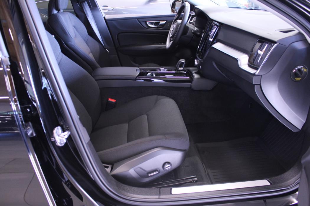 VOLVO V60 2022