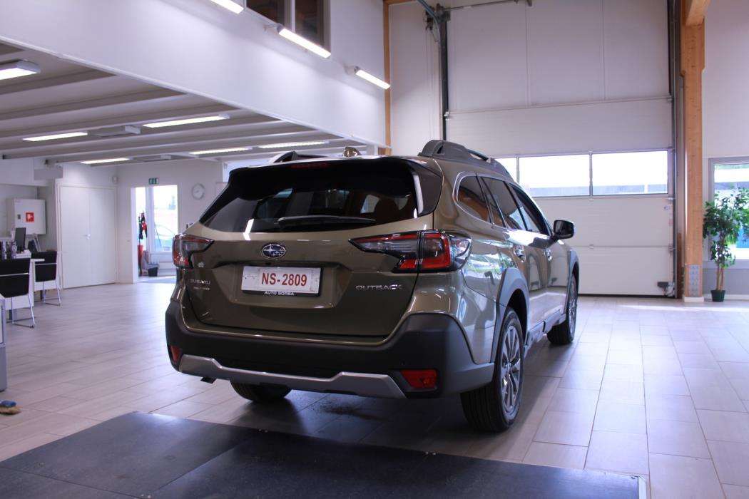 SUBARU Outback 2025