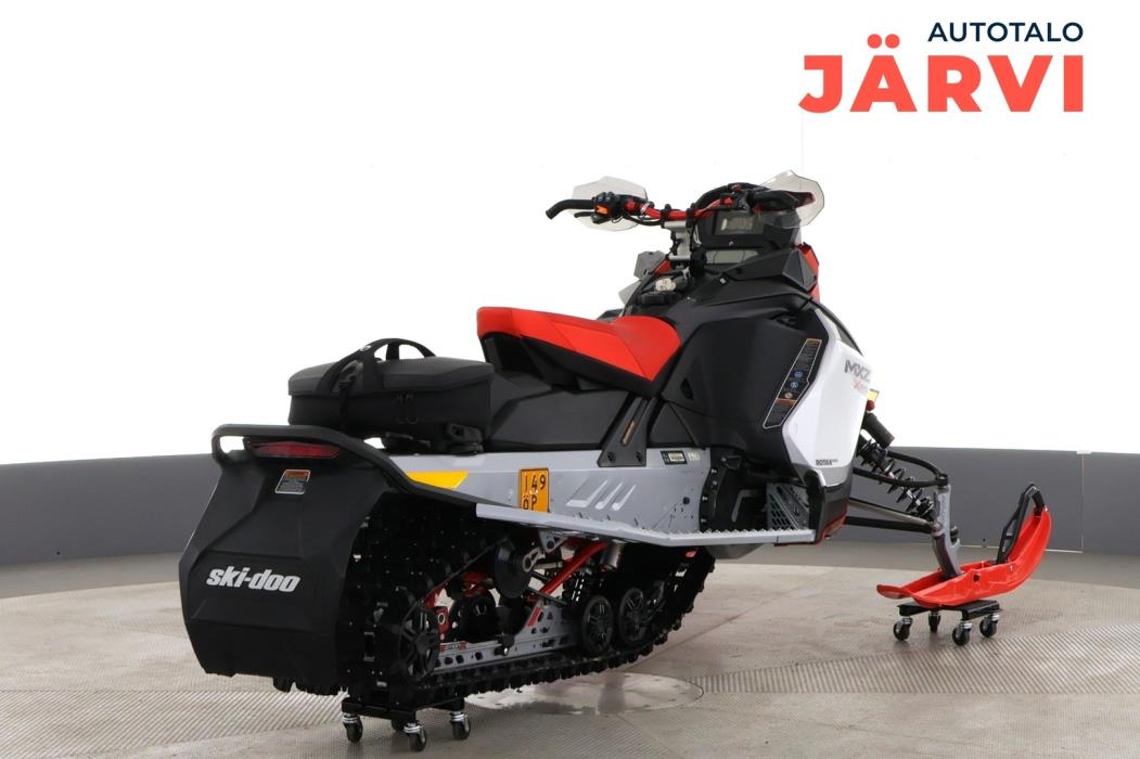 SKI-DOO MX Z 2022