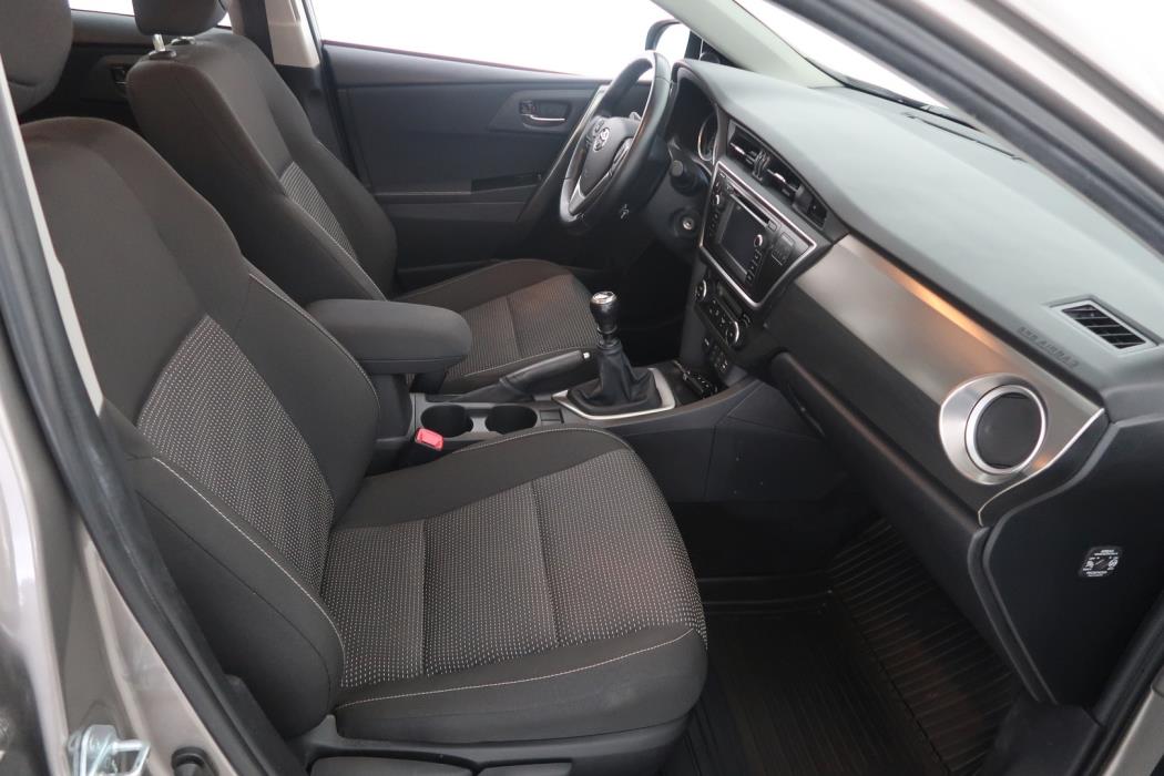 TOYOTA Auris 2014