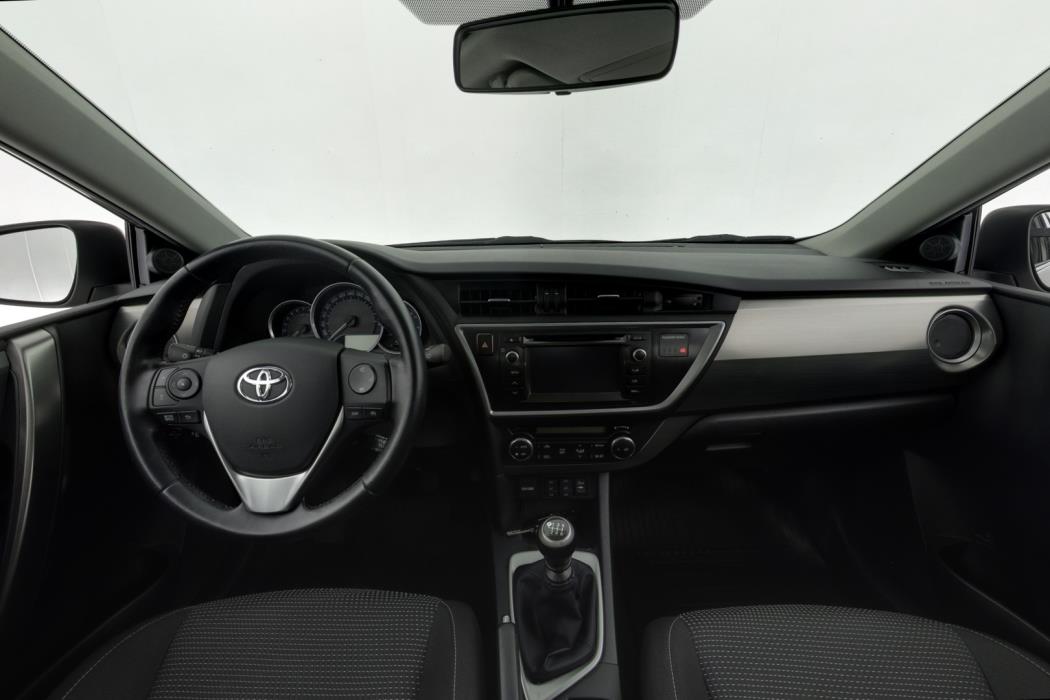 TOYOTA Auris 2014
