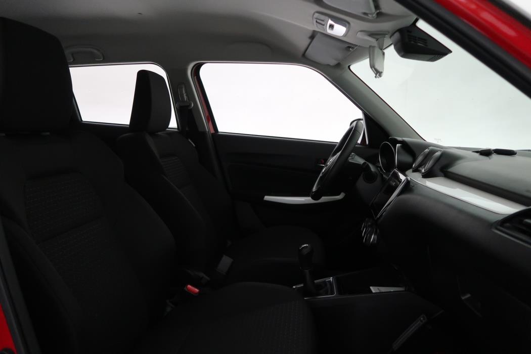 SUZUKI Swift 2021