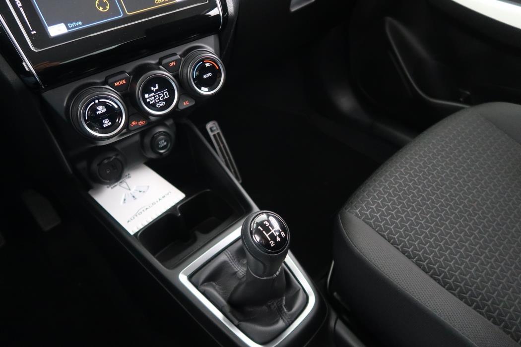 SUZUKI Swift 2021