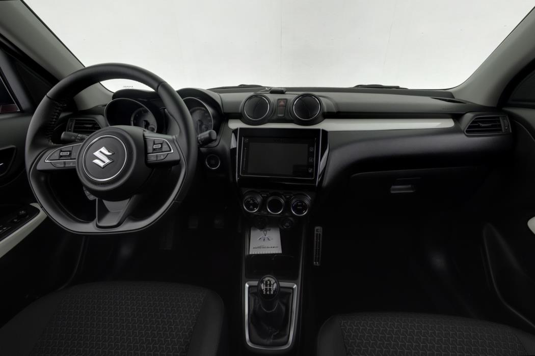 SUZUKI Swift 2021