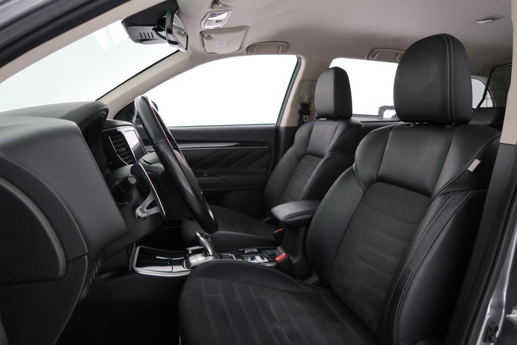 MITSUBISHI Outlander 2019