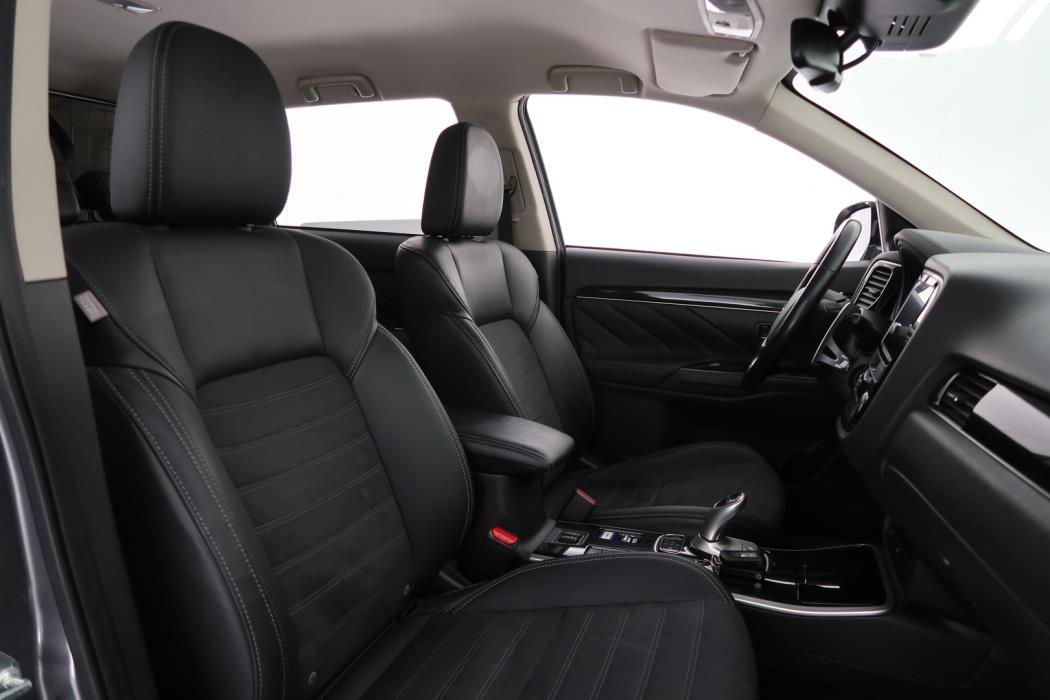 MITSUBISHI Outlander 2019