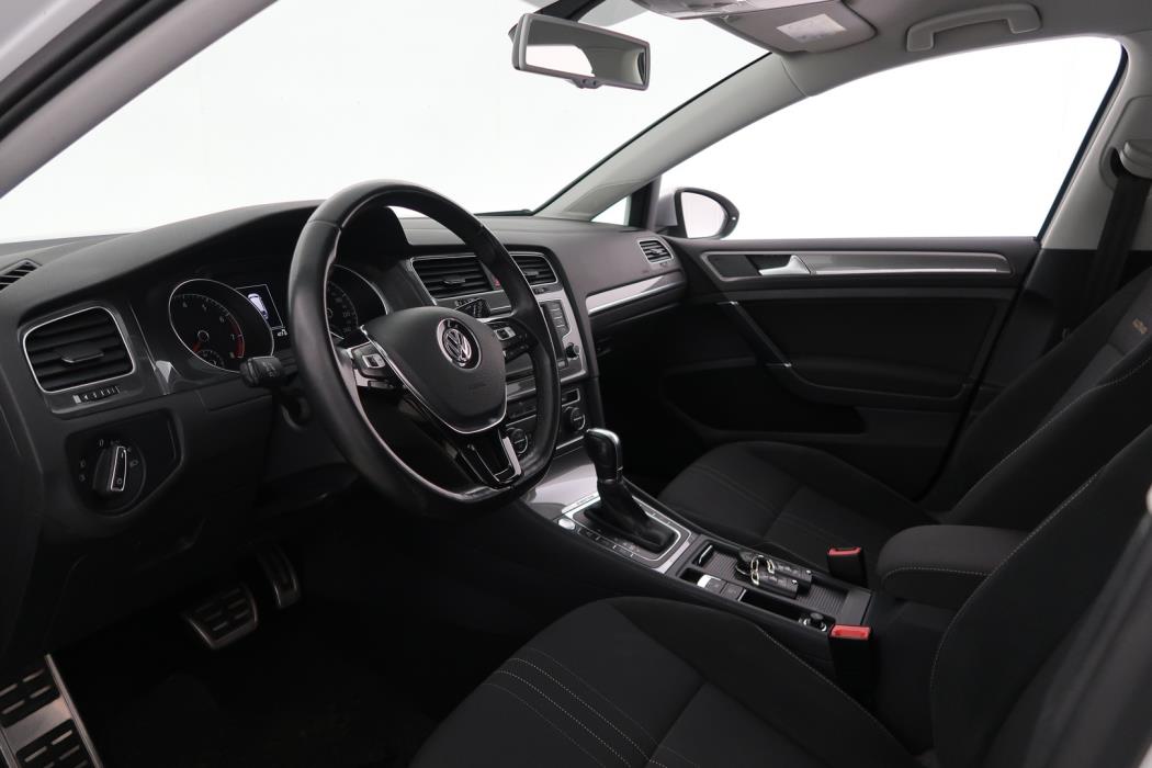 VOLKSWAGEN Golf 2016