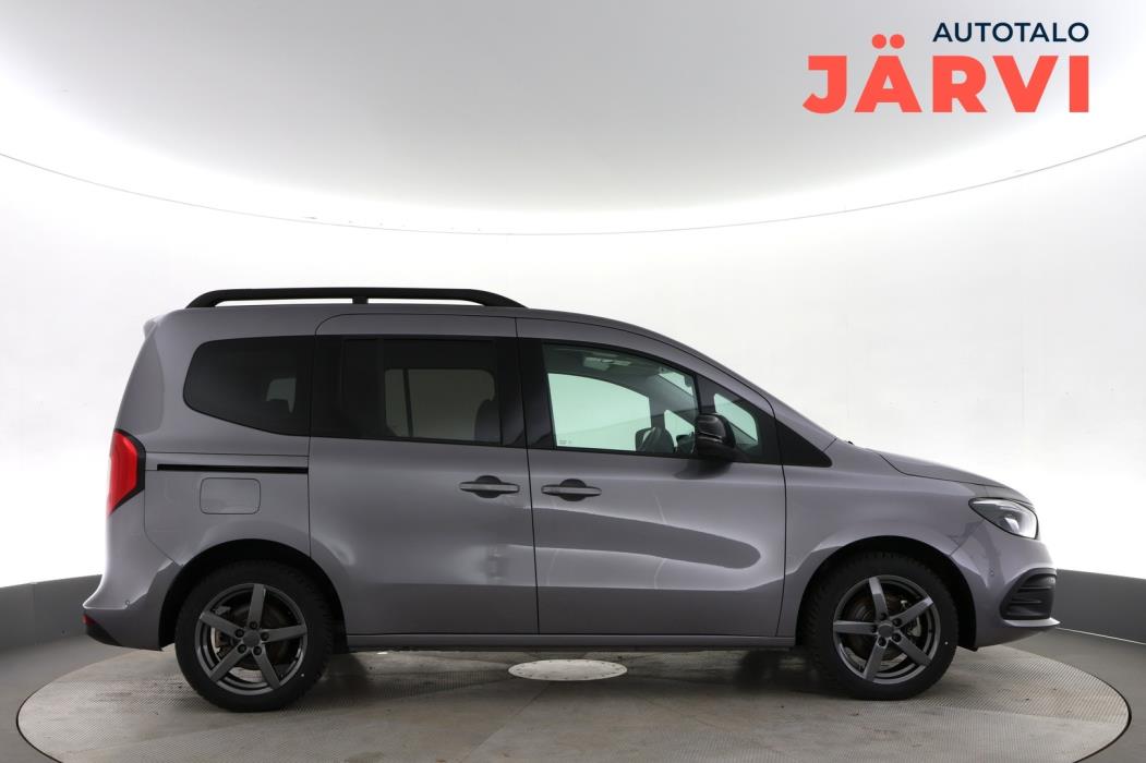 MERCEDES-BENZ EQT 2023