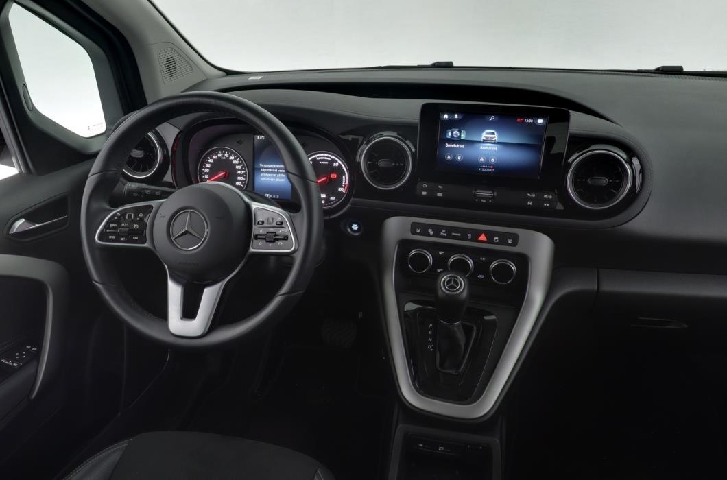 MERCEDES-BENZ EQT 2023