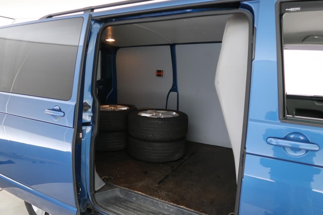 VOLKSWAGEN Transporter 2011