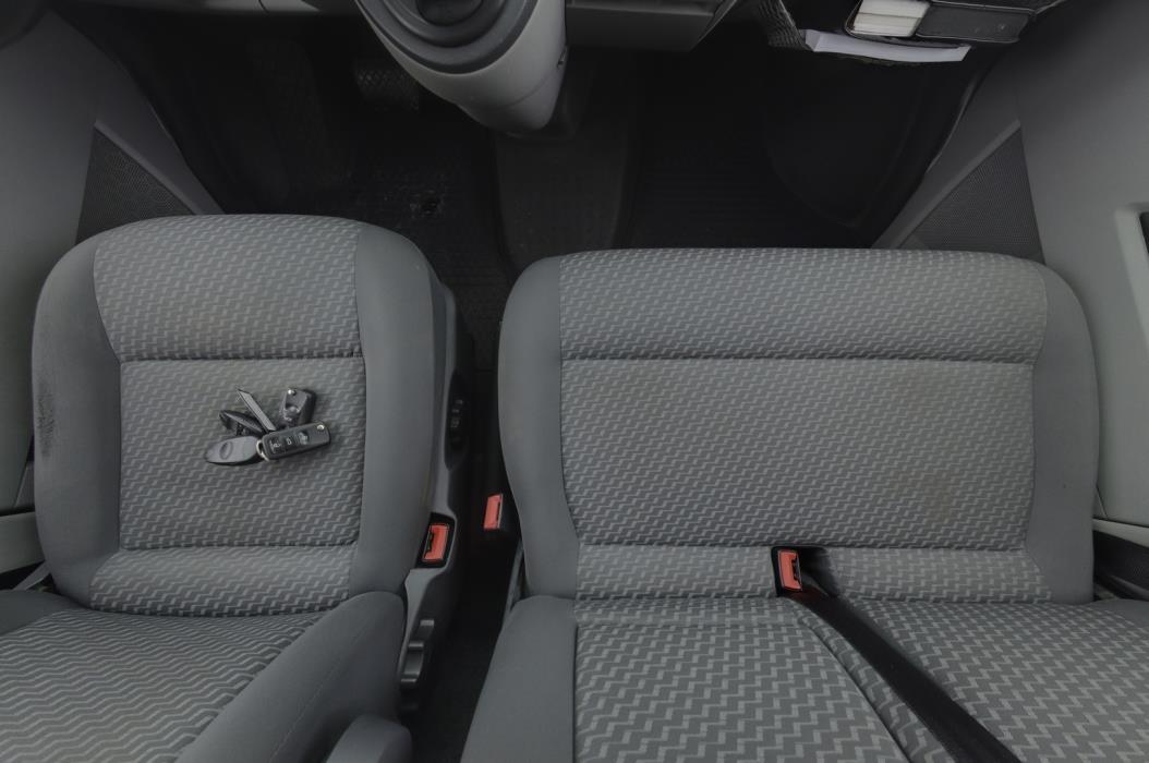 VOLKSWAGEN Transporter 2011