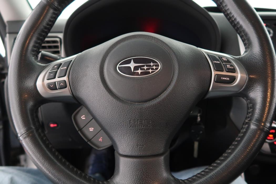 SUBARU Forester 2012