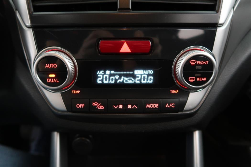 SUBARU Forester 2012