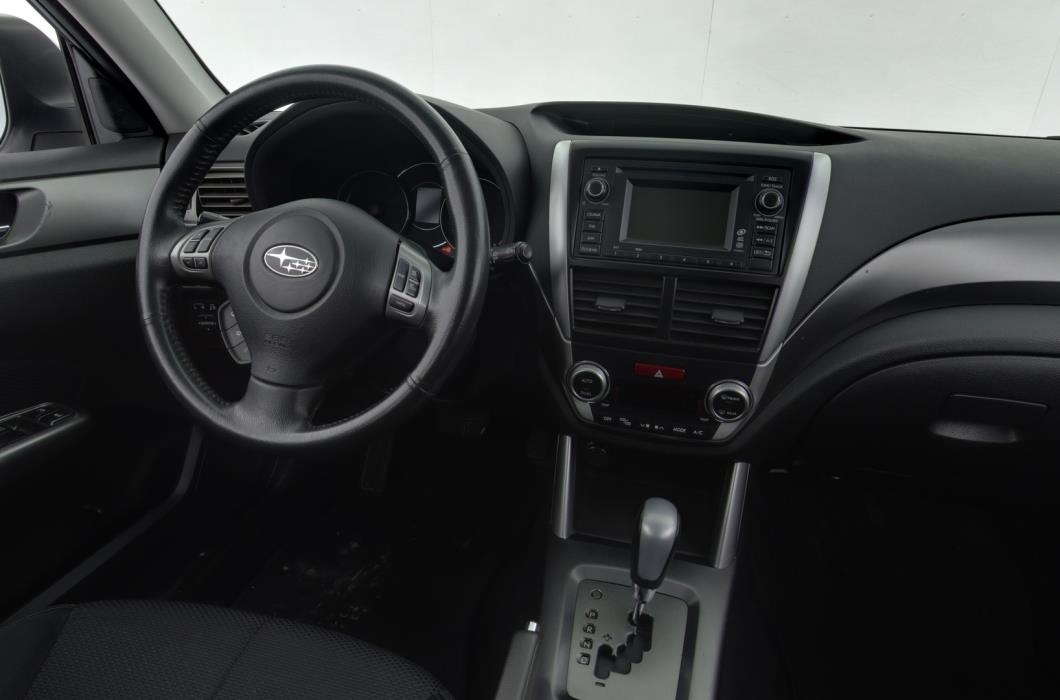 SUBARU Forester 2012