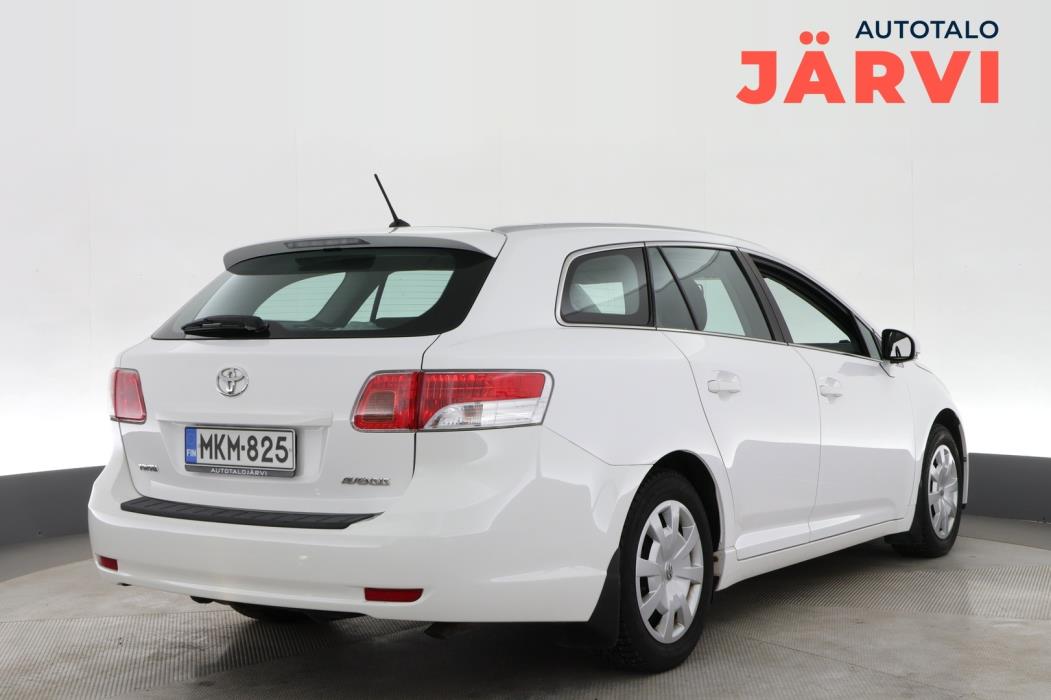 TOYOTA Avensis 2011