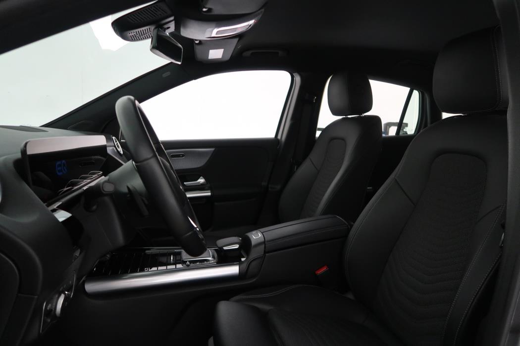 MERCEDES-BENZ EQA 2023