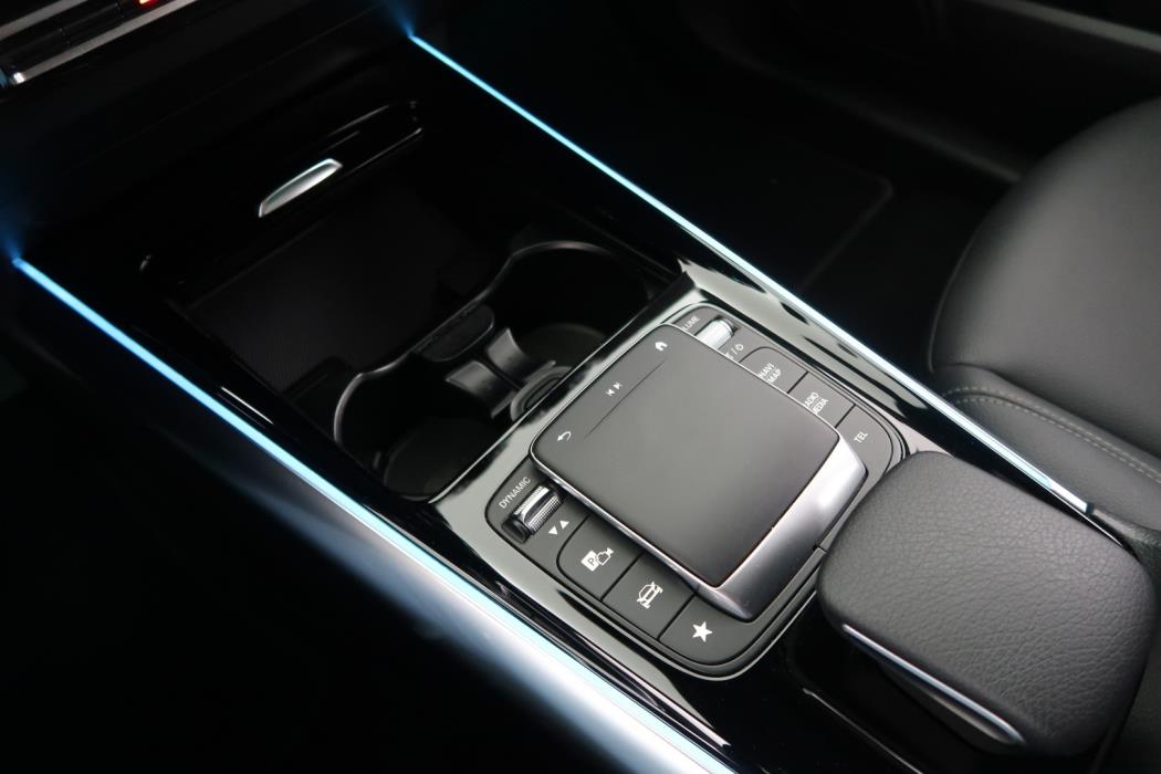 MERCEDES-BENZ EQA 2023