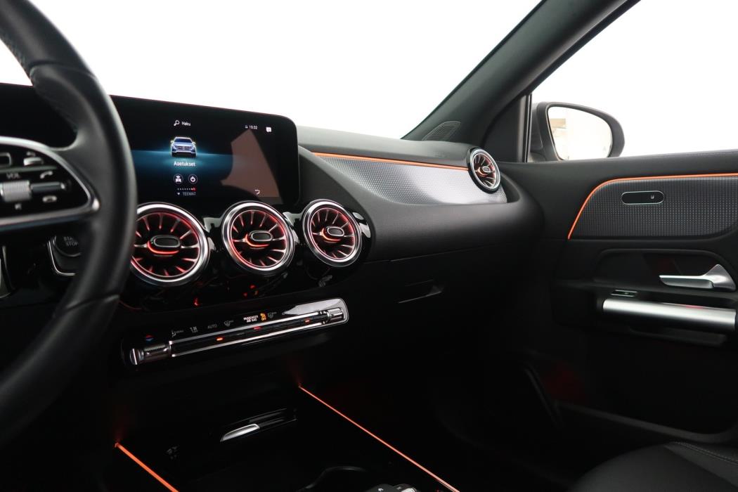 MERCEDES-BENZ EQA 2023