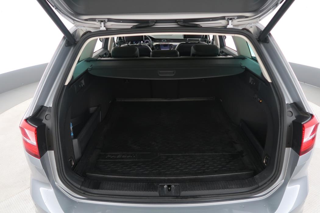 VOLKSWAGEN Passat 2018