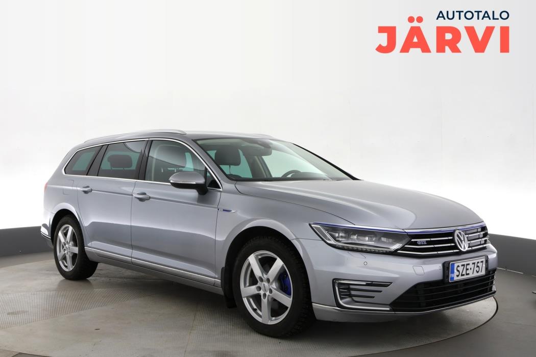 VOLKSWAGEN Passat 2018