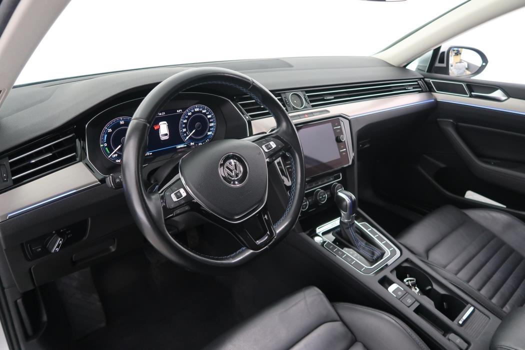 VOLKSWAGEN Passat 2018