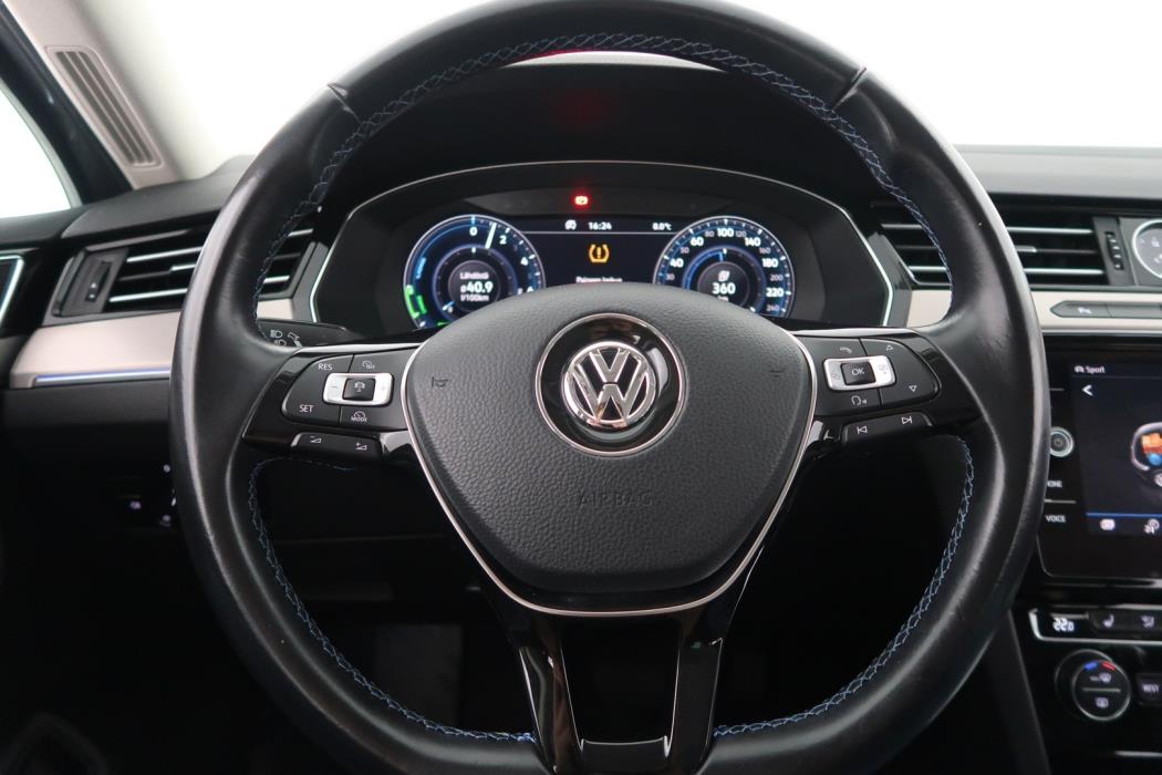VOLKSWAGEN Passat 2018