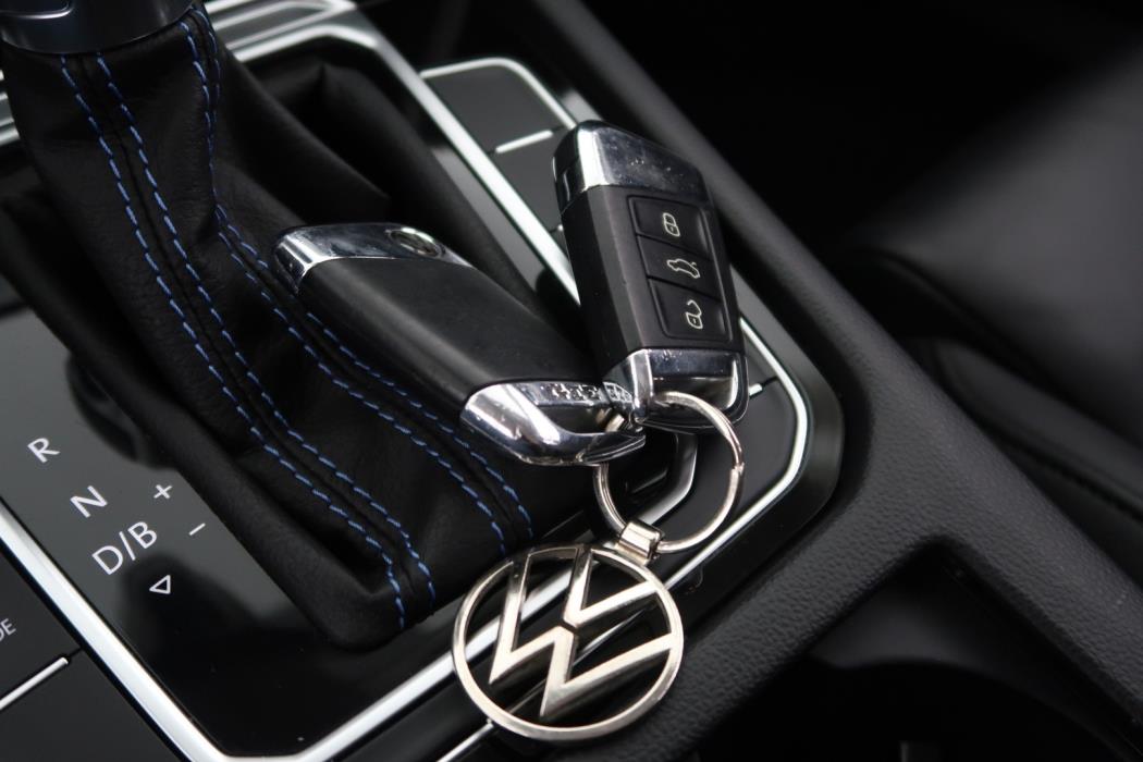 VOLKSWAGEN Passat 2018