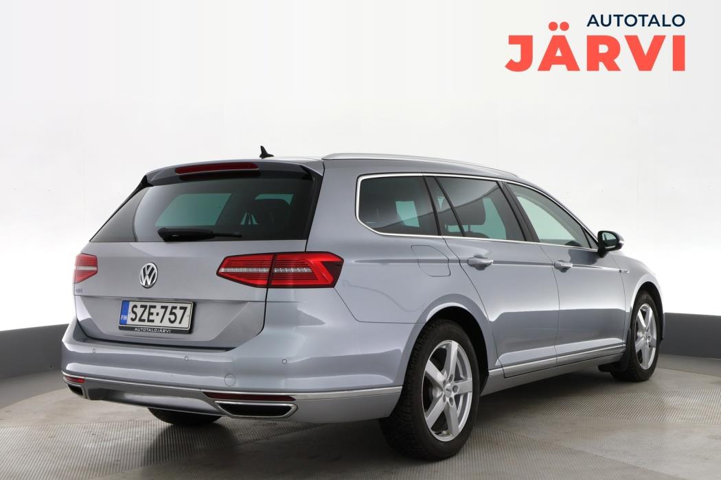 VOLKSWAGEN Passat 2018