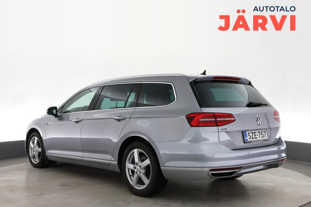 VOLKSWAGEN Passat 2018