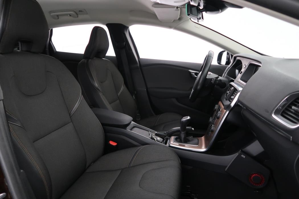 VOLVO V40 Cross Country 2015