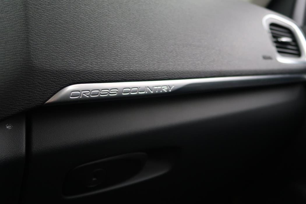 VOLVO V40 Cross Country 2015