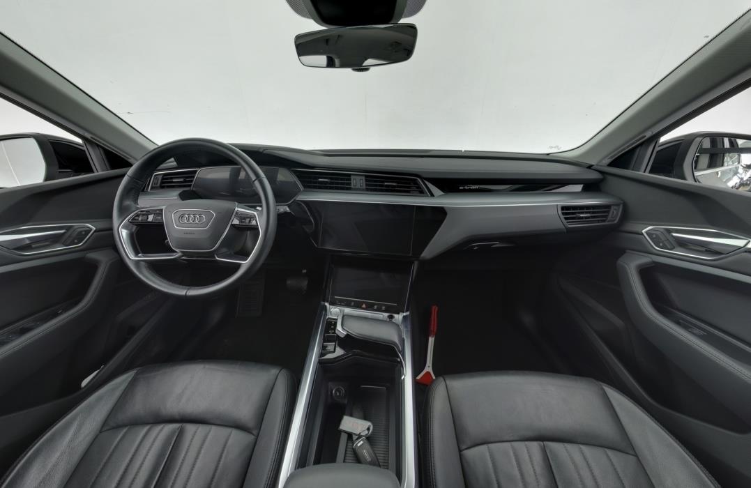 AUDI e-tron 2020